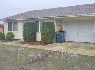 120 Sunny Ln, Sutherlin, OR 97479