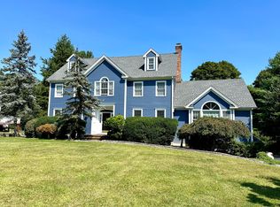 18 Kent Ln, Trumbull, CT 06611