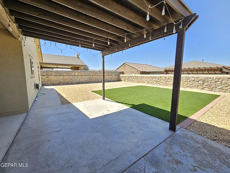 2217 Furtherpoint Pl — Photo 25