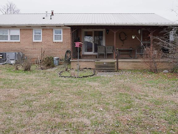 5th image of 13 Kenwood Dr