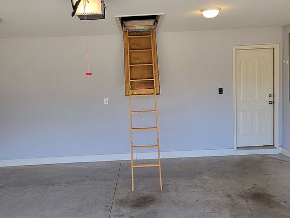 3rd image of 319 Gibson Cir