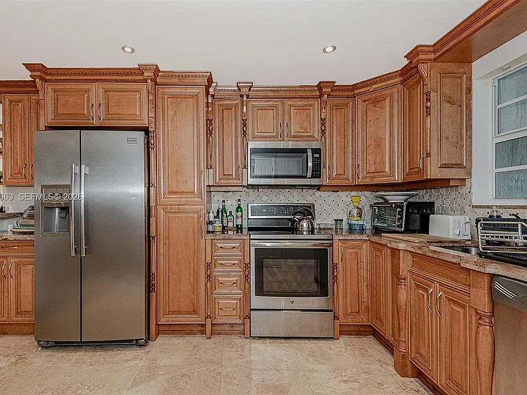 1413 N 15th Ave #8 — Photo 14