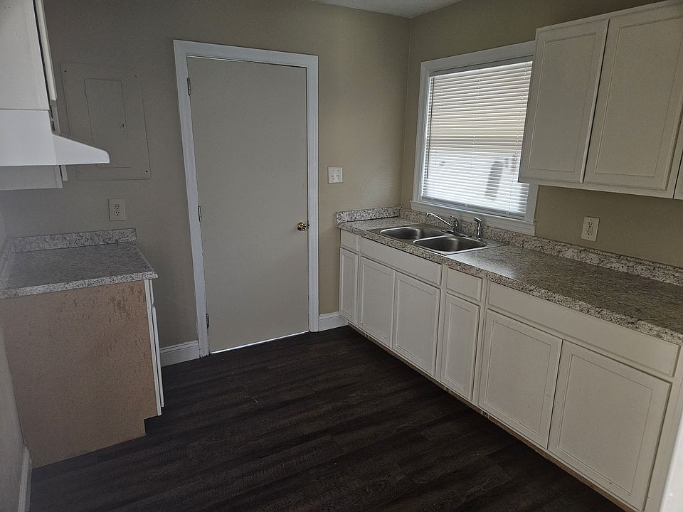 2nd image of 1804 W Lincoln Ave