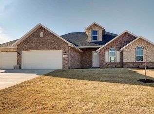 5911 S Brookside Ln, Battlefield, MO 65619