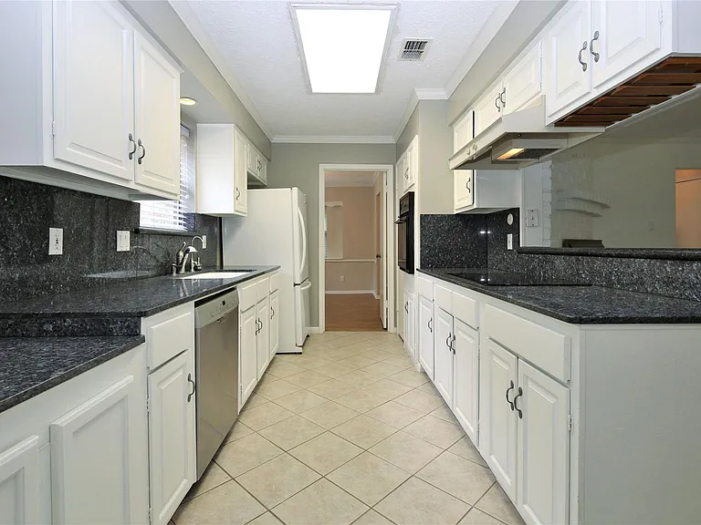 2315 Eaglerock Dr — Photo 10
