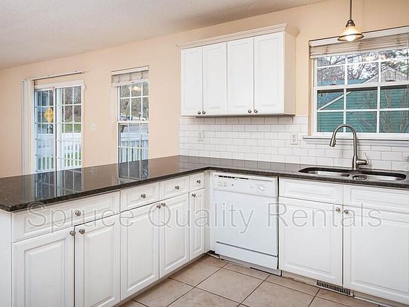 5th image of 3101 Trinness Dr