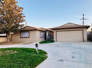 1346 W Kildare St, Lancaster, CA 93534