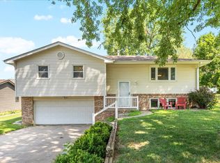 19874 Beverly Manor Ln, Council Bluffs, IA 51503