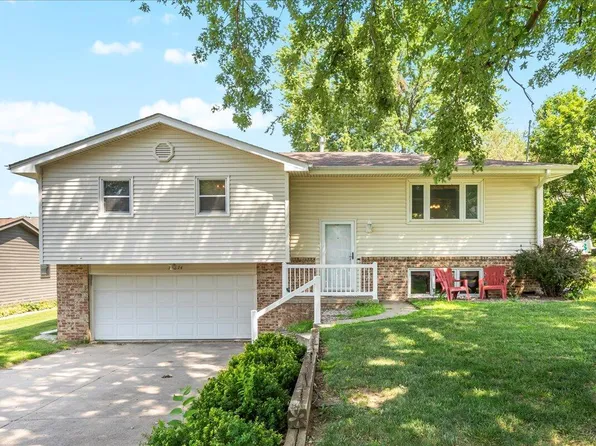 19874 Beverly Manor Ln, Council Bluffs, IA 51503