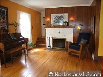 Living room w/fireplace