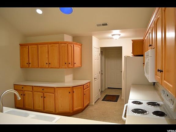 2nd image of 3003 W Country Home Ln