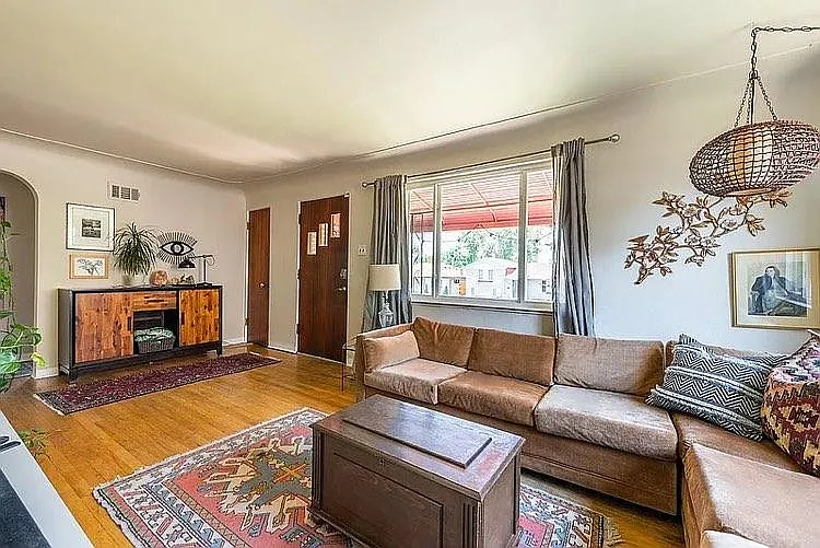 3431 N Harrison St — Photo 4