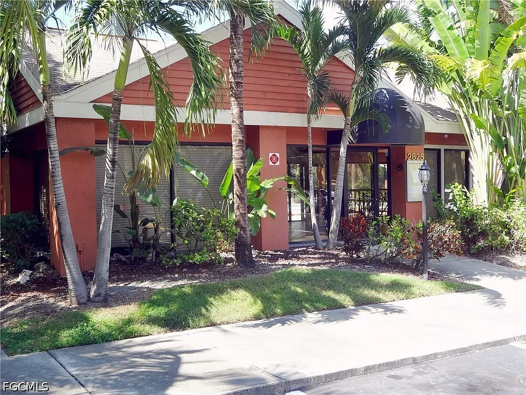 2 bed, 2.0 bath, 883 sqft, $1,375 — Photo 1