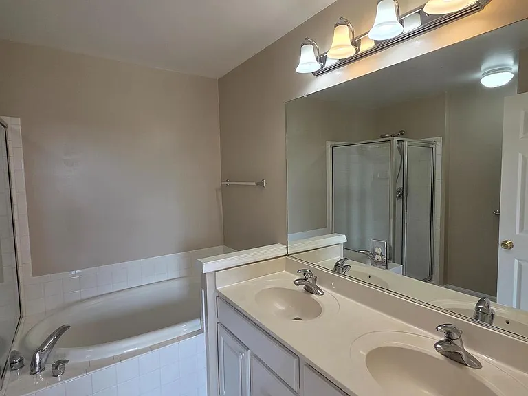 353 Fallsgrove Dr #A-51 — Photo 9