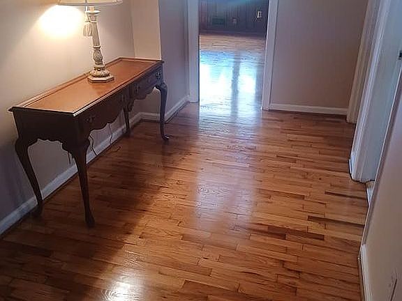 4th image of 206 Holly St
