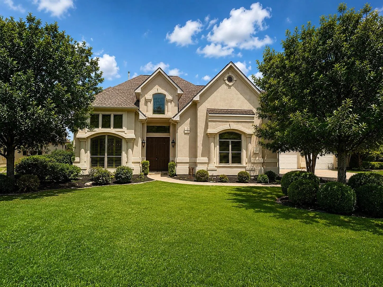 5 bed, 3.5 bath, 4380 sqft, $6,200 — Photo 1
