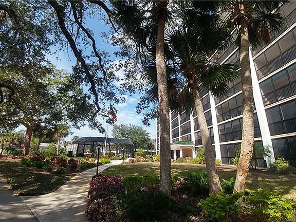 3rd image of 512 W Venice Ave APT 406