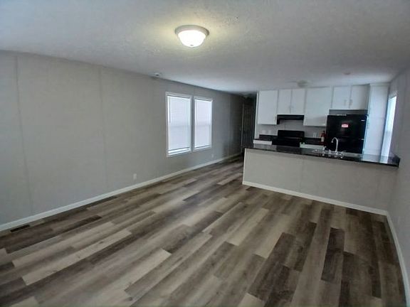 2nd image of 48 Malibu Dr #190