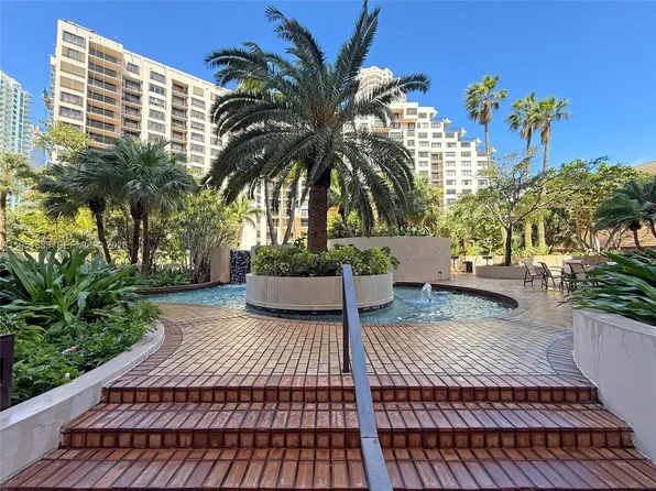 520 Brickell Key Dr APT A1010, Miami, FL 33131