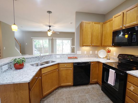4th image of 8616 Redcrest Pl