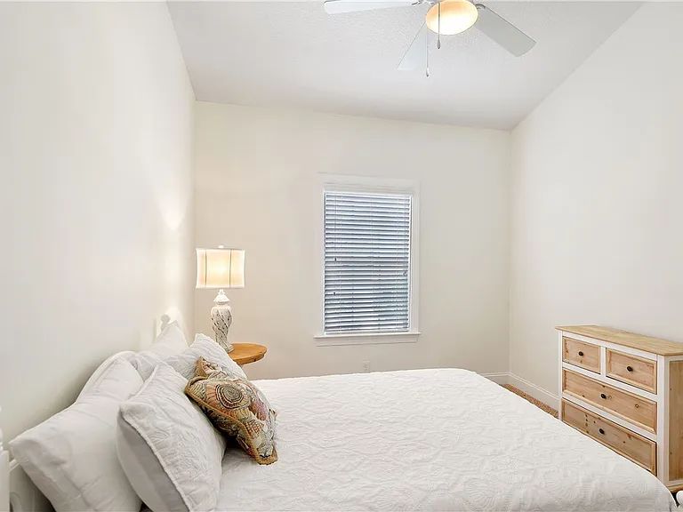 510 Mariners Cir — Photo 27