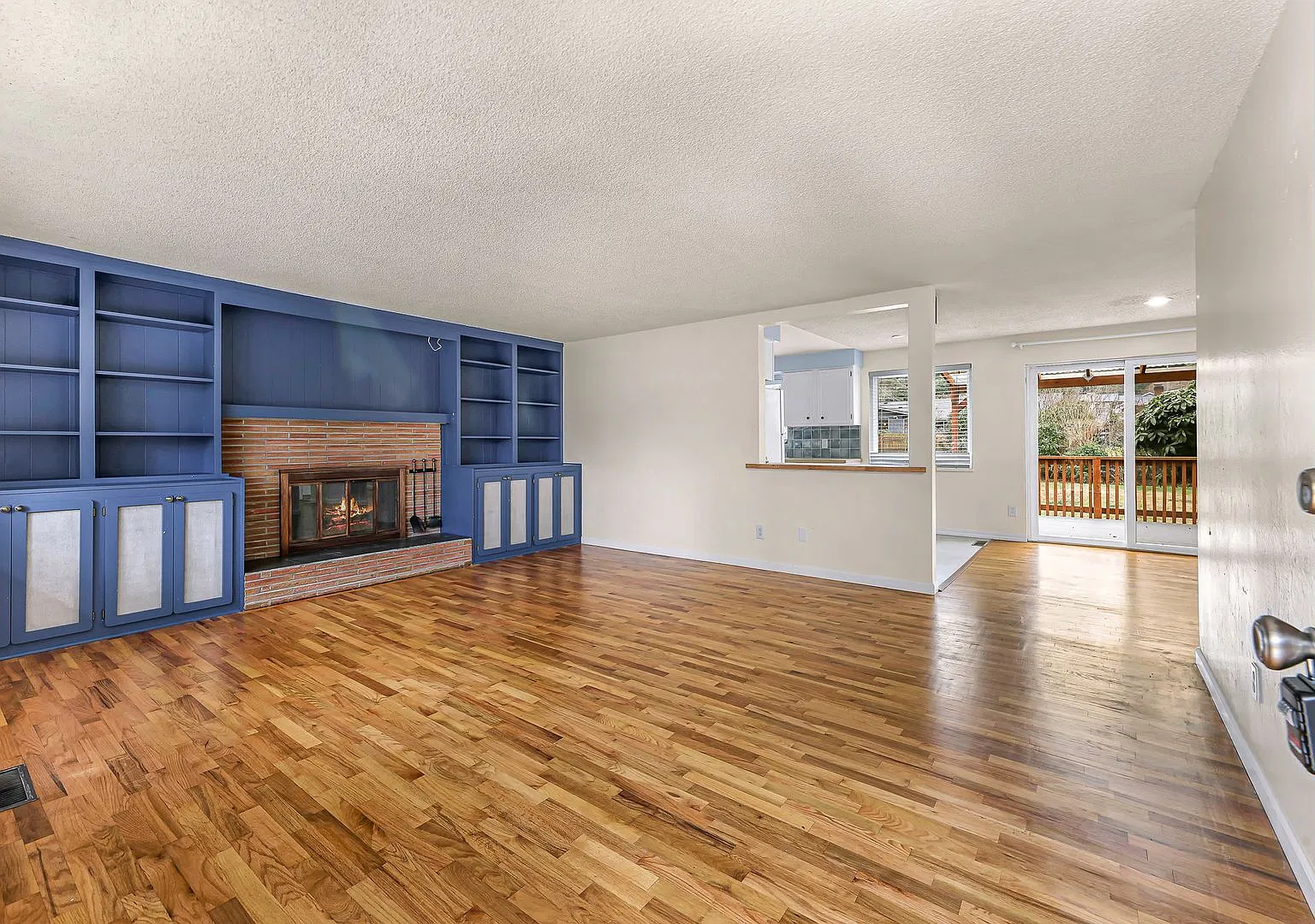 Charming University Place Rambler with Modern Updates & A/C — Photo 4