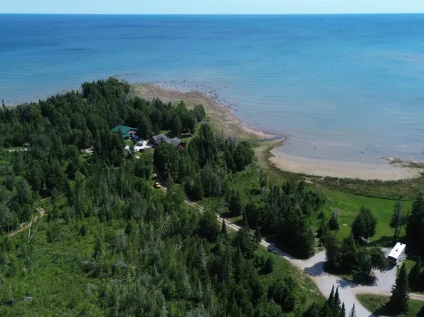Barque Point Trl, Manistique, MI 49854