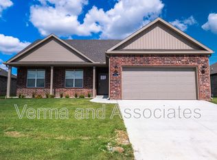 940 Skyline Loop, Centerton, AR 72719