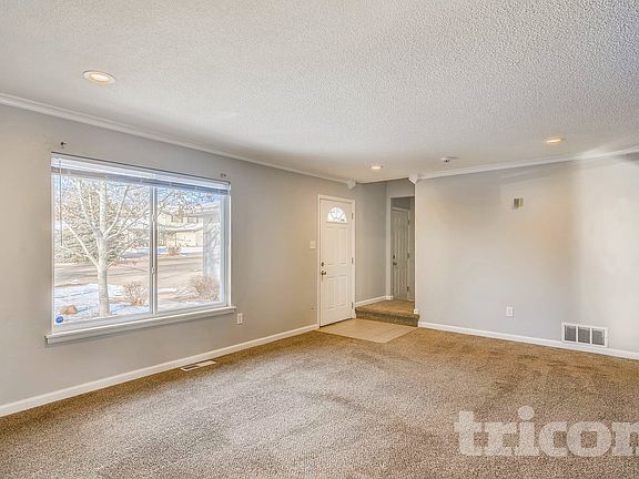 4th image of 3222 Greenwood Cir