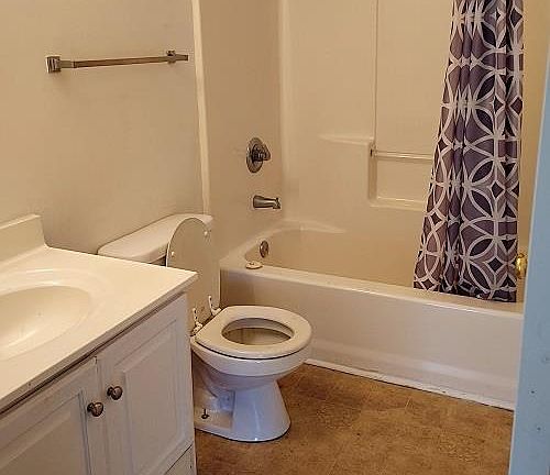 2nd image of 105 Dumot Ct