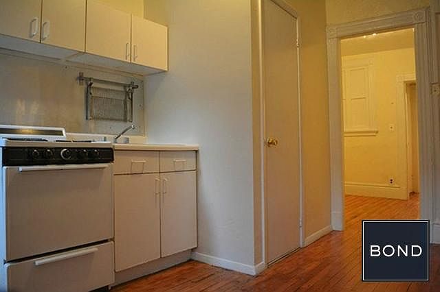 2nd image of 530 W 50th St APT 3B
