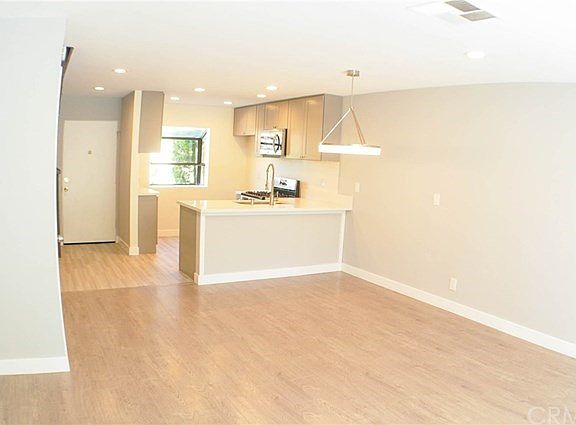 3rd image of 12750 Centralia St Unit 202