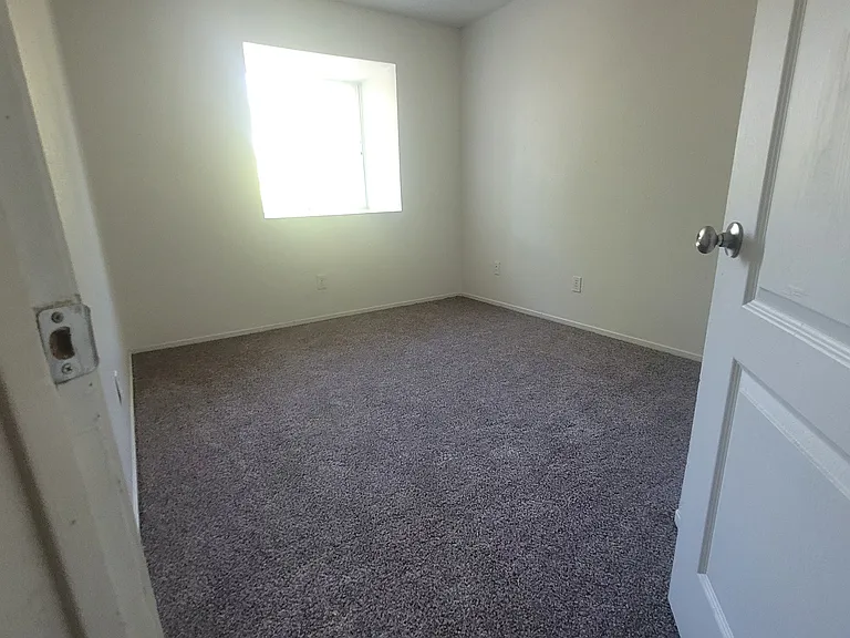 5727 Lorraine Ave — Photo 9