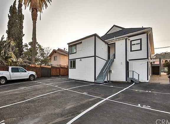 4th image of 210 1/2 Belmont Ave #210-1/2