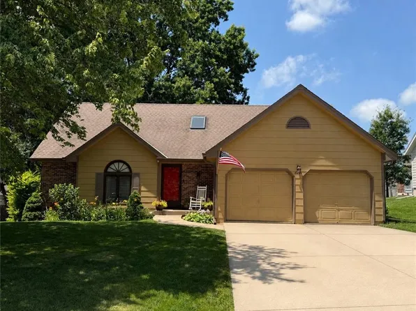 3710 NE Stanton St, Lees Summit, MO 64064