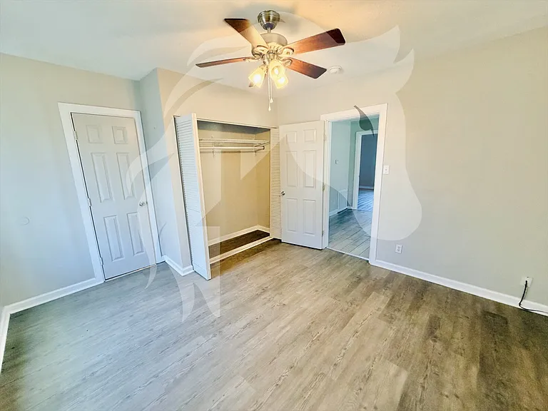 113 W Wabash Ave — Photo 11