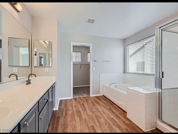 5th image of 4225 Capri Canyon Ct
