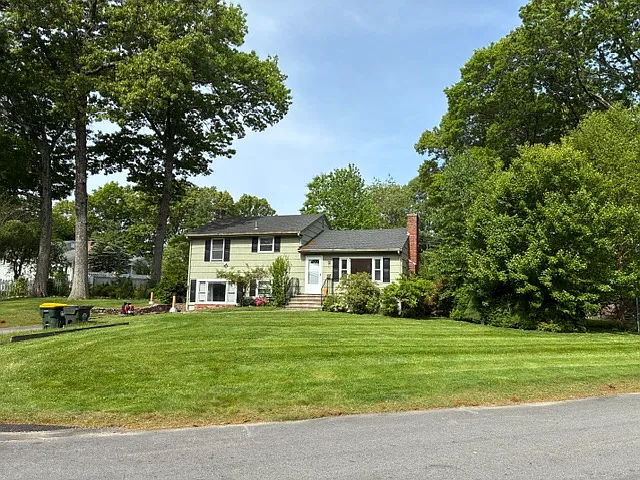 3 bed, 2100 sqft, $3,450 — Photo 1