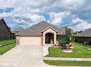 222 Red Oak Dr, Fate, TX 75087