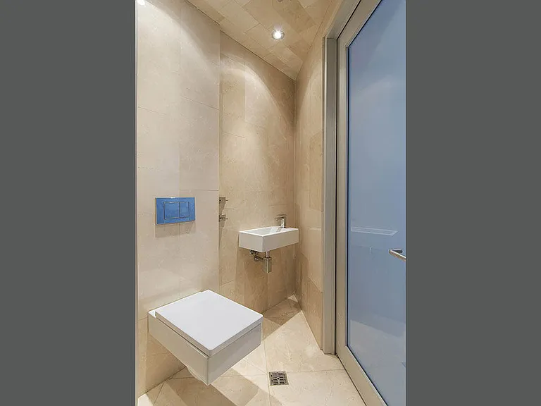 1466 N Bel Air Rd — Photo 22