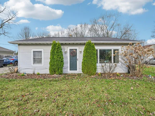 6136 Mink St SW, Pataskala, OH 43062