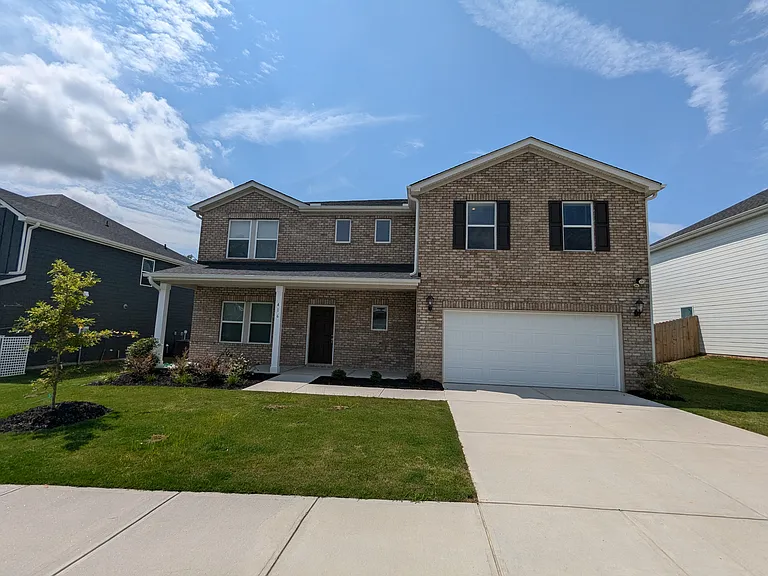416 Roderick Ln — Photo 1