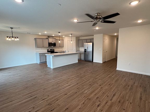4th image of 7047 Wren Ave
