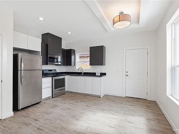 4th image of 3707 Valeria St APT 4