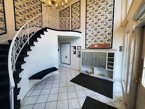 2nd image of 5601 Carriageway Dr APT 315