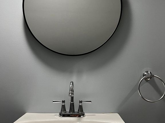 4th image of 2835 Avondale Ave #3