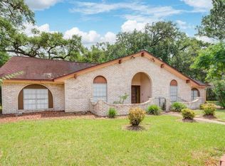 204 Nasturtium St, Lake Jackson, TX 77566