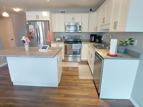 2nd image of 365 Dawson Cres #29