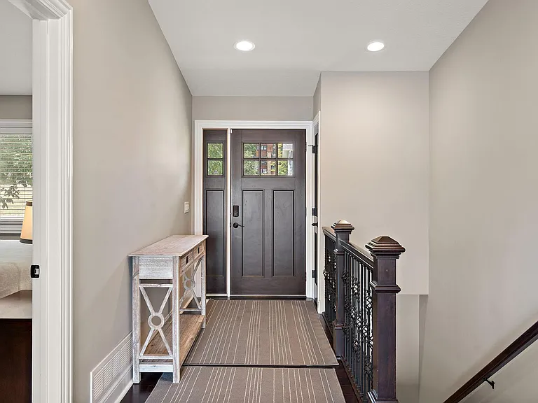 118 Lakeside Dr — Photo 9