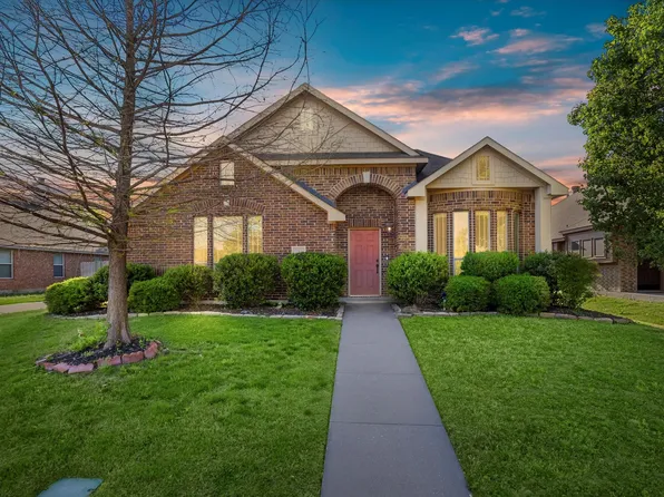 945 Willow Crest Dr, Midlothian, TX 76065